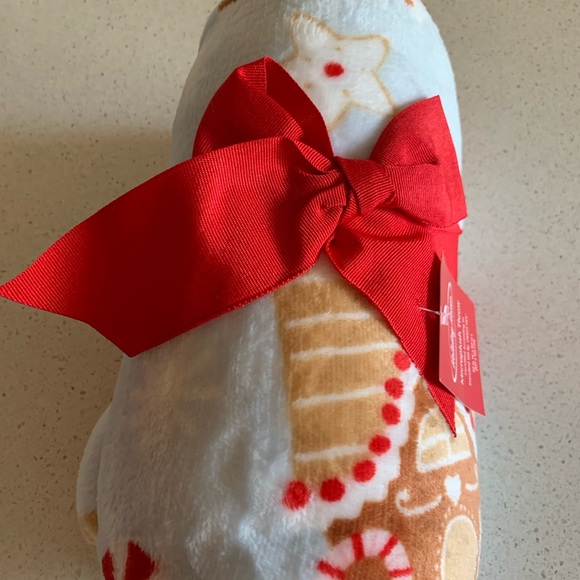 Gingerbread Blanket Holiday Time Red and White Festive - Picture 3 of 11